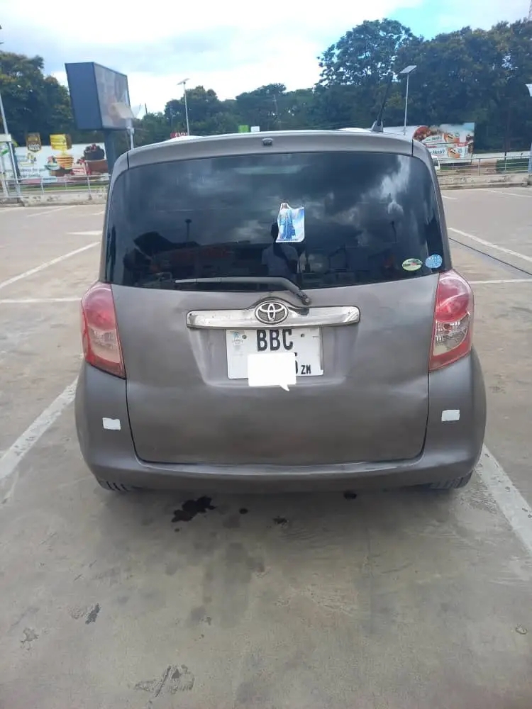 Toyota Ractis Interior View 4